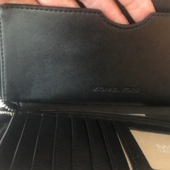 Michael Kors Wallet/Phone Case NWT - Picture 7 of 8